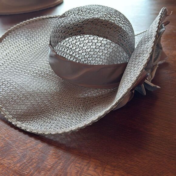 Vintage Whittal & Javits Silver Metallic Open Weave Mesh Large Tricorn Derby Hat - Picture 8 of 16